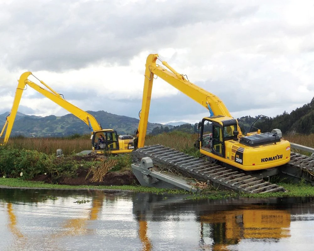 Amphibious Floating Excavator Swamp Buggy Crawler Amphibious Undercarriage Float Tank Pontoon Backhoe Marsh Wetland Dredging Equipment 20 Ton Long Reach Boom